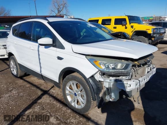 ✅ 2017 Ford Escape SE • VIN: 1FMCU9G93HUE86250 • Лот: 41196732. Опубликован ранее на IAAI с пробегом 113 335 миль. Бесплатный доступ к архиву аукционных продаж из США и подробный отчёт об истории автомобиля на DreamBid. Изображение 1.