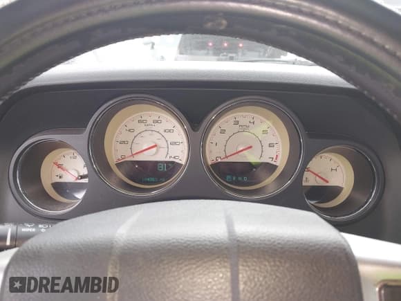 ✅ 2013 Dodge Challenger SXT • VIN: 2C3CDYAG3DH530898 • Lot: 43736090. Listed on IAAI with 184,353 mi. Free auction sales archive from the USA and detailed vehicle history report at DreamBid. Image 7.