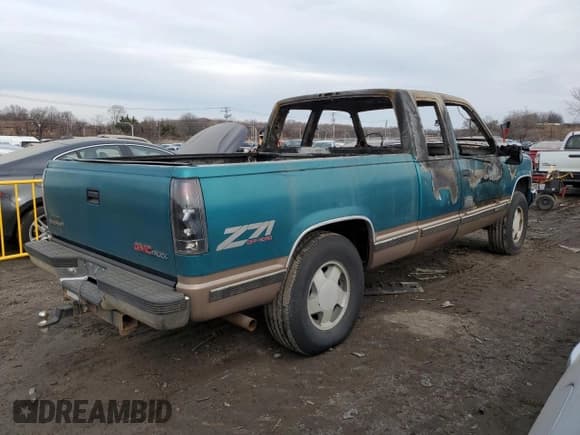 ✅ 1995 GMC Sierra 1500 • VIN: 2GTEK19K0S1570324 • Лот: 43065205. Опубликован ранее на Copart с пробегом Не указан. Бесплатный доступ к архиву аукционных продаж из США и подробный отчёт об истории автомобиля на DreamBid. Изображение 3.