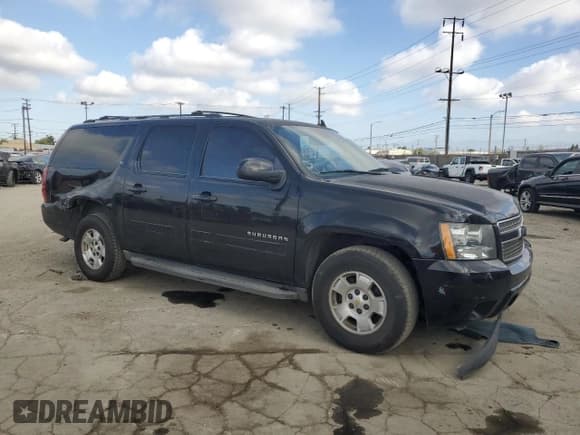 ✅ 2014 Chevrolet Suburban LT • VIN: 1GNSCJE00ER185661 • Лот: 82712675. Опубликован ранее на Copart с пробегом 101 363 миль. Бесплатный доступ к архиву аукционных продаж из США и подробный отчёт об истории автомобиля на DreamBid. Изображение 4.