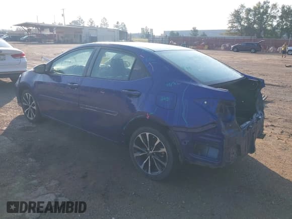 ✅ 2018 Toyota Corolla LE • VIN: 5YFBURHE1JP815087 • Lot: 43522480. Listed on IAAI with 97,514 mi. Free auction sales archive from the USA and detailed vehicle history report at DreamBid. Image 3.
