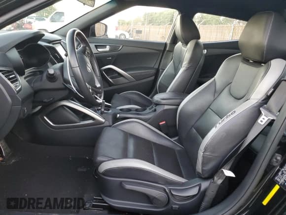 ✅ 2017 Hyundai Veloster Turbo • VIN: KMHTC6AE3HU313531 • Lot: 87405994. Wystawiony na Copart z przebiegiem 34 869 mil. Bezpłatny archiwum sprzedaży aukcyjnych z USA i szczegółowy raport historii pojazdu na DreamBid. Zdjęcie 7.