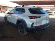 ✅ 2025 Mazda CX-50 S Premium • VIN: 7MMVABDM4SN311710 • Lot: 43368367. Wystawiony na IAAI z przebiegiem Nie podano. Bezpłatny archiwum sprzedaży aukcyjnych z USA i szczegółowy raport historii pojazdu na DreamBid. Zdjęcie 3.