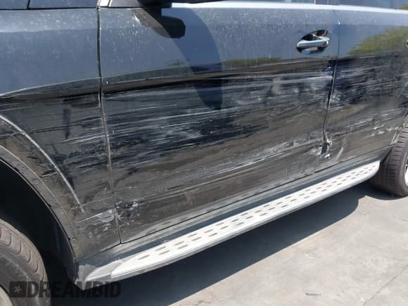 ✅ 2016 Mercedes-Benz GL 550 • VIN: 4JGDF7DE3GA642940 • Lot: 42426227. Listed on IAAI with 103,624 mi. Free auction sales archive from the USA and detailed vehicle history report at DreamBid. Image 12.