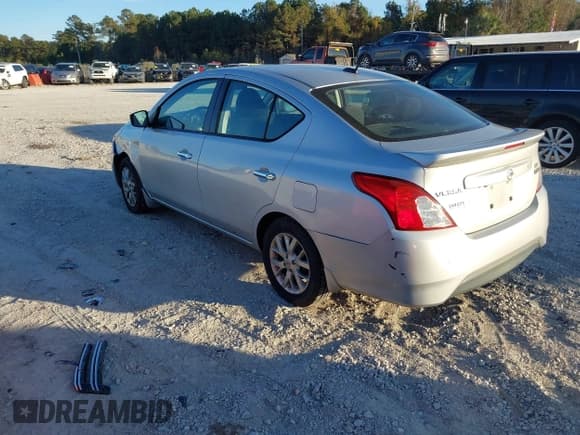 ✅ 2018 Nissan Versa SV • VIN: 3N1CN7AP6JL869549 • Lot: 43770421. Listed on IAAI with 161,318 mi. Free auction sales archive from the USA and detailed vehicle history report at DreamBid. Image 3.