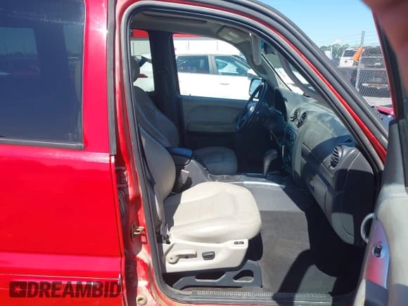 ✅ 2002 Jeep Liberty Limited • VIN: 1J4GL58K02W226073 • Lot: 42308662. Listed on IAAI with 282,738 mi. Free auction sales archive from the USA and detailed vehicle history report at DreamBid. Image 5.