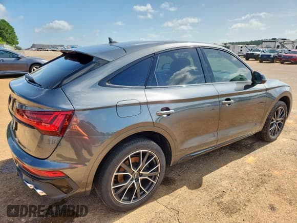 ✅ 2023 Audi SQ5 Sportback Premium Plus • VIN: WA124AFY6P2071129 • Лот: 62685485. Опубликован ранее на Copart с пробегом 39 664 миль. Бесплатный доступ к архиву аукционных продаж из США и подробный отчёт об истории автомобиля на DreamBid. Изображение 3.