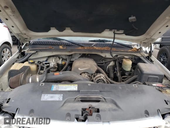 ✅ 2001 Chevrolet Silverado 2500HD LS • VIN: 1GCHK23U11F162998 • Lot: 82831614. Wystawiony na Copart z przebiegiem 300 425 mil. Bezpłatny archiwum sprzedaży aukcyjnych z USA i szczegółowy raport historii pojazdu na DreamBid. Zdjęcie 12.