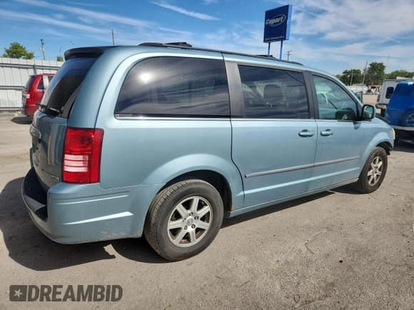✅ 2010 Chrysler Town & Country Touring • VIN: 2A4RR5D16AR357911 • Lot: 83837425. Wystawiony na Copart z przebiegiem 244 447 mil. Bezpłatny archiwum sprzedaży aukcyjnych z USA i szczegółowy raport historii pojazdu na DreamBid. Zdjęcie 3.