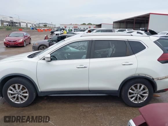 ✅ 2019 Nissan Rogue SV • VIN: KNMAT2MT3KP523695 • Lot: 43524877. Listed on IAAI with 126,472 mi. Free auction sales archive from the USA and detailed vehicle history report at DreamBid. Image 15.