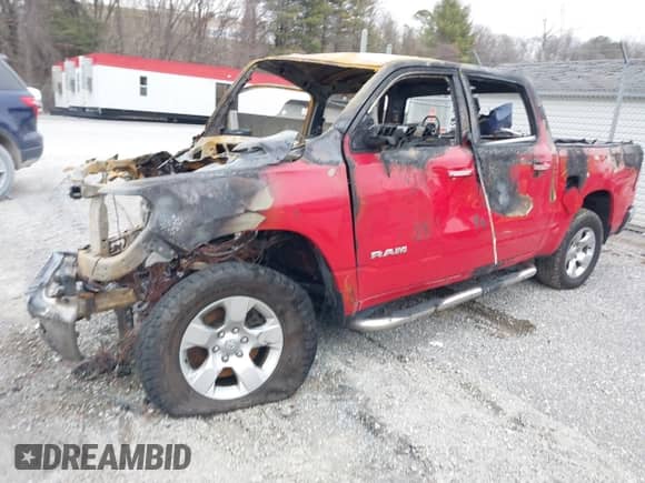 2019 Ram 1500 Big Horn z VIN 1C6RRFFG0KN816224, wystawiony jako IAAI lot #41509938 z przebiegiem Nie podano mil oraz . Historia ofert i sprzedaży dostępna na DreamBid. Obrazek 2.