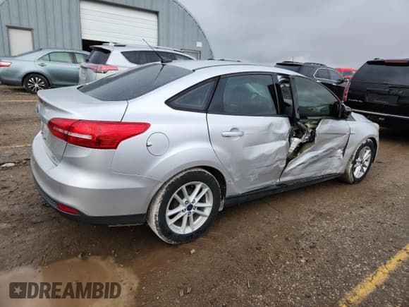 ✅ 2016 Ford Focus SE • VIN: 1FADP3F26GL217056 • Lot: 89832765. Listed on Copart with 85,707 mi. Free auction sales archive from the USA and detailed vehicle history report at DreamBid. Image 3.