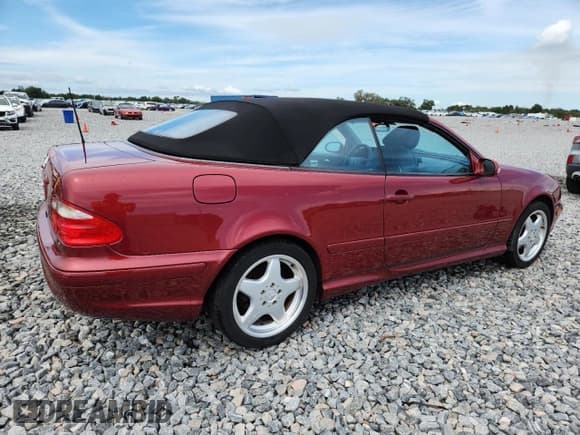 ✅ 2000 Mercedes-Benz CLK 320/430 • VIN: WDBLK70GXYT042181 • Lot: 82095175. Wystawiony na Copart z przebiegiem 85 364 mil. Bezpłatny archiwum sprzedaży aukcyjnych z USA i szczegółowy raport historii pojazdu na DreamBid. Zdjęcie 3.