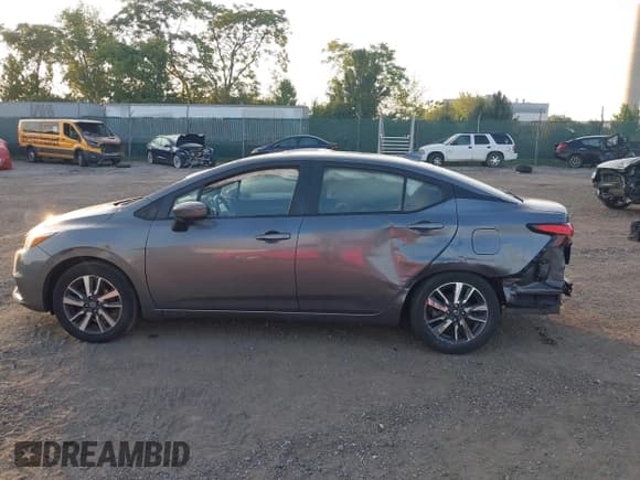 ✅ 2021 Nissan Versa SV • VIN: 3N1CN8EV6ML821682 • Lot: 43153746. Wystawiony na IAAI z przebiegiem 141 928 mil. Bezpłatny archiwum sprzedaży aukcyjnych z USA i szczegółowy raport historii pojazdu na DreamBid. Zdjęcie 15.