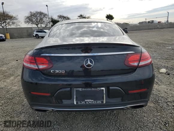 ✅ 2019 Mercedes-Benz C 300 • VIN: WDDWJ8DB4KF924058 • Lot: 47143495. Wystawiony na Copart z przebiegiem 55 268 mil. Bezpłatny archiwum sprzedaży aukcyjnych z USA i szczegółowy raport historii pojazdu na DreamBid. Zdjęcie 6.