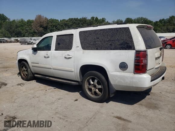✅ 2007 Chevrolet Suburban LT • VIN: 1GNFK16347J180235 • Lot: 68834864. Wystawiony na Copart z przebiegiem Nie podano. Bezpłatny archiwum sprzedaży aukcyjnych z USA i szczegółowy raport historii pojazdu na DreamBid. Zdjęcie 2.