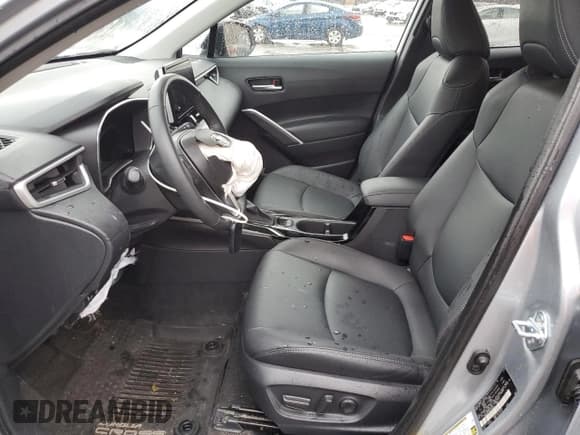 ✅ 2024 Toyota Corolla Cross XLE • VIN: 7MUDAABG9RV118725 • Лот: 91638275. Опубликован ранее на Copart с пробегом 16 895 миль. Бесплатный доступ к архиву аукционных продаж из США и подробный отчёт об истории автомобиля на DreamBid. Изображение 7.