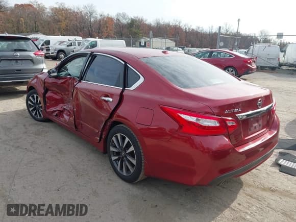 ✅ 2017 Nissan Altima SL • VIN: 1N4AL3AP5HC165809 • Lot: 43716767. Listed on IAAI with 76,381 mi. Free auction sales archive from the USA and detailed vehicle history report at DreamBid. Image 3.