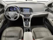 ✅ 2018 Hyundai Elantra Limited • VIN: 5NPD84LF9JH241996 • Lot: 86505945. Wystawiony na Copart z przebiegiem 121 042 mil. Bezpłatny archiwum sprzedaży aukcyjnych z USA i szczegółowy raport historii pojazdu na DreamBid. Zdjęcie 8.