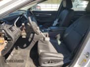 ✅ 2018 Chevrolet Impala LT • VIN: 1G1105S39JU148952 • Лот: 48862155. Опубликован ранее на Copart с пробегом Не указан. Бесплатный доступ к архиву аукционных продаж из США и подробный отчёт об истории автомобиля на DreamBid. Изображение 7.