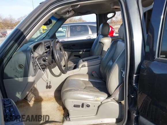 ✅ 2003 Chevrolet Suburban LS • VIN: 1GNFK16Z13J341655 • Lot: 43602550. Listed on IAAI with 268,434 mi. Free auction sales archive from the USA and detailed vehicle history report at DreamBid. Image 8.