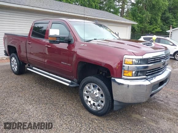 ✅ 2017 Chevrolet Silverado 2500HD LT • VIN: 1GC1KVEY7HF112894 • Lot: 42314299. Wystawiony na IAAI z przebiegiem 106 962 mil. Bezpłatny archiwum sprzedaży aukcyjnych z USA i szczegółowy raport historii pojazdu na DreamBid. Zdjęcie 1.