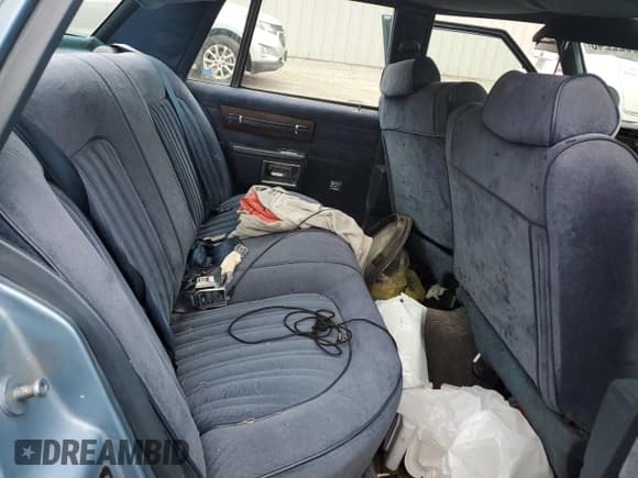 ✅ 1989 Chevrolet Caprice • VIN: 1G1BN51E4KR130212 • Лот: 66922245. Опубликован ранее на Copart с пробегом 240 445 миль. Бесплатный доступ к архиву аукционных продаж из США и подробный отчёт об истории автомобиля на DreamBid. Изображение 10.