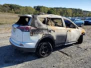 ✅ 2018 Toyota RAV4 LE • VIN: JTMZFREV8JD132030 • Lot: 86141355. Wystawiony na Copart z przebiegiem Nie podano. Bezpłatny archiwum sprzedaży aukcyjnych z USA i szczegółowy raport historii pojazdu na DreamBid. Zdjęcie 3.