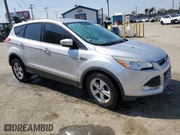 ✅ 2016 Ford Escape SE • VIN: 1FMCU9G93GUC45304 • Lot: 55142225. Wystawiony na Copart z przebiegiem 164 338 mil. Bezpłatny archiwum sprzedaży aukcyjnych z USA i szczegółowy raport historii pojazdu na DreamBid. Zdjęcie 4.