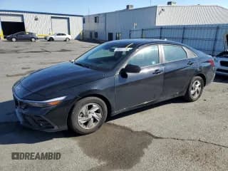 ✅ 2025 Hyundai Elantra SE • VIN: KMHLL4DG0SU864542 • Лот: 66557735. Опубликован ранее на Copart с пробегом 23 746 миль. Бесплатный доступ к архиву аукционных продаж из США и подробный отчёт об истории автомобиля на DreamBid. Изображение 1.