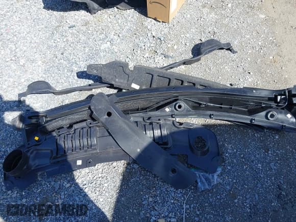 ✅ 2023 Chevrolet Traverse High Country • VIN: 1GNEVNKW9PJ339423 • Lot: 41717737. Wystawiony na IAAI z przebiegiem 19 716 mil. Bezpłatny archiwum sprzedaży aukcyjnych z USA i szczegółowy raport historii pojazdu na DreamBid. Zdjęcie 12.