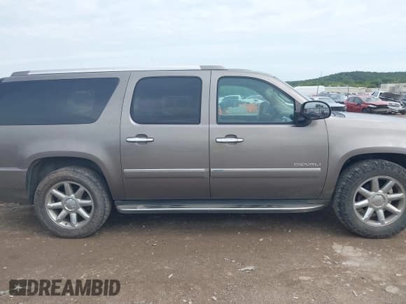 ✅ 2011 GMC Yukon XL Denali • VIN: 1GKS1MEF7BR234441 • Lot: 43022480. Listed on IAAI with 194,241 mi. Free auction sales archive from the USA and detailed vehicle history report at DreamBid. Image 14.