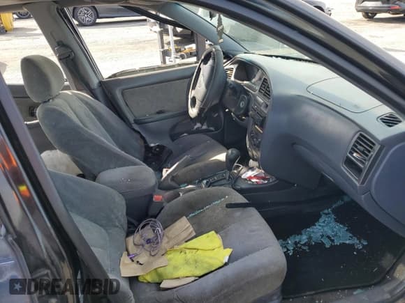 ✅ 2003 Hyundai Elantra GLS • VIN: KMHDN45D83U674167 • Lot: 46935085. Wystawiony na Copart z przebiegiem Nie podano. Bezpłatny archiwum sprzedaży aukcyjnych z USA i szczegółowy raport historii pojazdu na DreamBid. Zdjęcie 7.