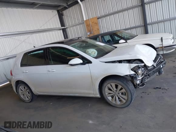 ✅ 2020 Volkswagen Golf TSI • VIN: 3VWG57AU9LM001513 • Lot: 42245723. Wystawiony na IAAI z przebiegiem 42 261 mil. Bezpłatny archiwum sprzedaży aukcyjnych z USA i szczegółowy raport historii pojazdu na DreamBid. Zdjęcie 12.