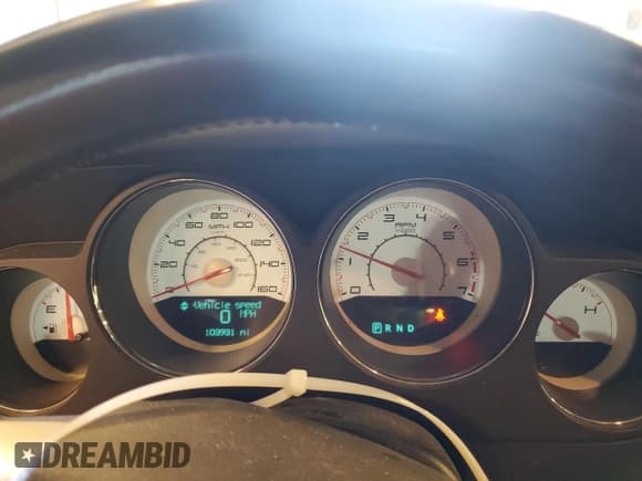 ✅ 2013 Dodge Challenger R/T • VIN: 2C3CDYBT2DH729193 • Lot: 61086374. Wystawiony na Copart z przebiegiem 103 931 mil. Bezpłatny archiwum sprzedaży aukcyjnych z USA i szczegółowy raport historii pojazdu na DreamBid. Zdjęcie 9.