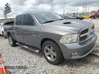 ✅ 2010 Dodge 1500 SLT • VIN: 1D7RV1CT5AS177661 • Lot: 56820115. Wystawiony na Copart z przebiegiem 124 286 mil. Bezpłatny archiwum sprzedaży aukcyjnych z USA i szczegółowy raport historii pojazdu na DreamBid. Zdjęcie 4.