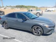 ✅ 2025 Hyundai Elantra SEL Sport • VIN: KMHLM4DG7SU020513 • Lot: 43218775. Listed on IAAI with 5,390 mi. Free auction sales archive from the USA and detailed vehicle history report at DreamBid. Image 13.