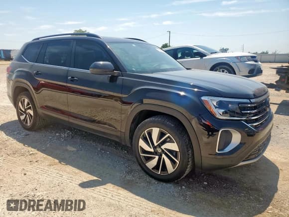 ✅ 2024 Volkswagen Atlas SE • VIN: 1V2JR2CA3RC608938 • Lot: 71583975. Wystawiony na Copart z przebiegiem 23 446 mil. Bezpłatny archiwum sprzedaży aukcyjnych z USA i szczegółowy raport historii pojazdu na DreamBid. Zdjęcie 4.