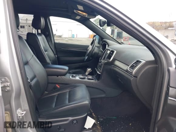 ✅ 2018 Jeep Grand Cherokee Limited • VIN: 1C4RJFBG7JC180997 • Lot: 43614446. Wystawiony na IAAI z przebiegiem 128 111 mil. Bezpłatny archiwum sprzedaży aukcyjnych z USA i szczegółowy raport historii pojazdu na DreamBid. Zdjęcie 5.