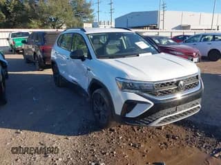 ✅ 2024 Volkswagen Taos S • VIN: 3VV5X7B25RM017087 • Лот: 43937374. Опубликован ранее на IAAI с пробегом 44 469 миль. Бесплатный доступ к архиву аукционных продаж из США и подробный отчёт об истории автомобиля на DreamBid. Изображение 1.