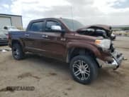 ✅ 2017 Toyota Tundra Platinum • VIN: 5TFAW5F13HX615693 • Лот: 61790265. Опубликован ранее на Copart с пробегом Не указан. Бесплатный доступ к архиву аукционных продаж из США и подробный отчёт об истории автомобиля на DreamBid. Изображение 4.