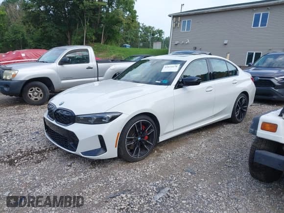 ✅ 2024 BMW 3 Series M340i xDrive • VIN: 3MW49FF02R8E13457 • Lot: 42611678. Wystawiony na IAAI z przebiegiem 11 052 mil. Bezpłatny archiwum sprzedaży aukcyjnych z USA i szczegółowy raport historii pojazdu na DreamBid. Zdjęcie 21.