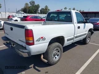 ✅ 2001 Chevrolet Silverado 1500 • VIN: 1GCEK14W71Z129211 • Lot: 43130998. Wystawiony na IAAI z przebiegiem 242 236 mil. Bezpłatny archiwum sprzedaży aukcyjnych z USA i szczegółowy raport historii pojazdu na DreamBid. Zdjęcie 4.