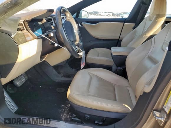 ✅ 2015 Tesla Model S 85D • VIN: 5YJSA1E28FF107829 • Лот: 80302295. Опубликован ранее на Copart с пробегом 136 916 миль. Бесплатный доступ к архиву аукционных продаж из США и подробный отчёт об истории автомобиля на DreamBid. Изображение 7.