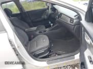 ✅ 2018 Kia Niro LX • VIN: KNDCB3LC8J5211028 • Lot: 42520583. Listed on IAAI with 88,222 mi. Free auction sales archive from the USA and detailed vehicle history report at DreamBid. Image 5.