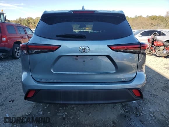 ✅ 2021 Toyota Highlander XLE • VIN: 5TDGZRAH4MS042414 • Lot: 92173765. Listed on Copart with 19,582 mi. Free auction sales archive from the USA and detailed vehicle history report at DreamBid. Image 6.