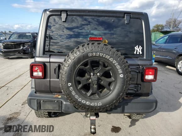 ✅ 2022 Jeep Wrangler Unlimited Sport Altitude • VIN: 1C4HJXDN0NW200329 • Lot: 89687575. Wystawiony na Copart z przebiegiem 46 956 mil. Bezpłatny archiwum sprzedaży aukcyjnych z USA i szczegółowy raport historii pojazdu na DreamBid. Zdjęcie 6.