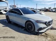 ✅ 2024 Mercedes-Benz E 350 • VIN: W1KLF4HB2RA025214 • Lot: 63968475. Wystawiony na Copart z przebiegiem 17 256 mil. Bezpłatny archiwum sprzedaży aukcyjnych z USA i szczegółowy raport historii pojazdu na DreamBid. Zdjęcie 4.