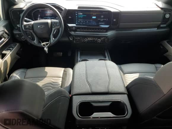 2024 Chevrolet Silverado 2500HD ZR2 с VIN 1GC4YYEY2RF266590, выставлен на аукционе Copart как лот 50052555 с пробегом 8 195 миль миль и Списание • Salvage title. История ставок и продаж доступна на DreamBid. Изображение 8.