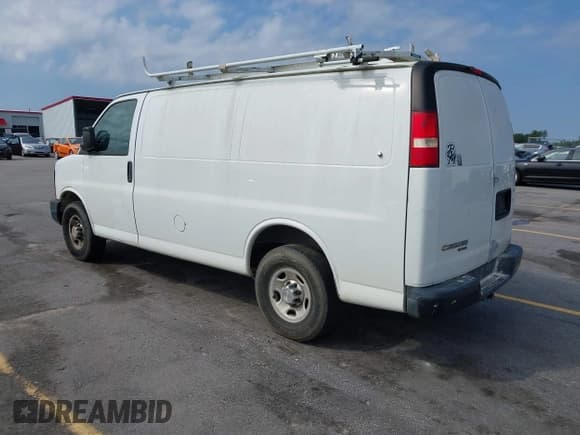 ✅ 2012 Chevrolet Express Cargo • VIN: 1GCWGFCAXC1194967 • Lot: 43006497. Wystawiony na IAAI z przebiegiem 211 039 mil. Bezpłatny archiwum sprzedaży aukcyjnych z USA i szczegółowy raport historii pojazdu na DreamBid. Zdjęcie 3.